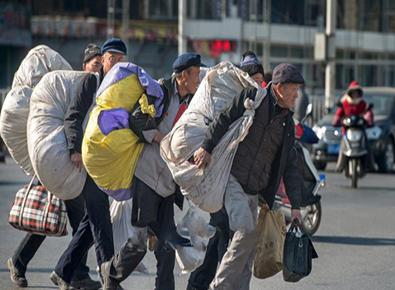 谁来为第一代农民工养老？