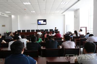 金乡县人社局:宣讲社保卡 人人成专家