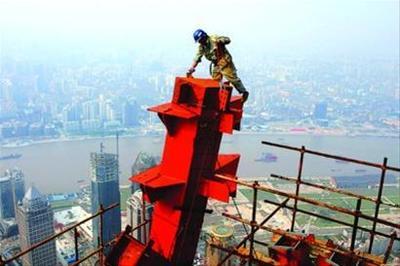 劳动者高温下工作中暑算工伤;职业病享工伤保险待遇